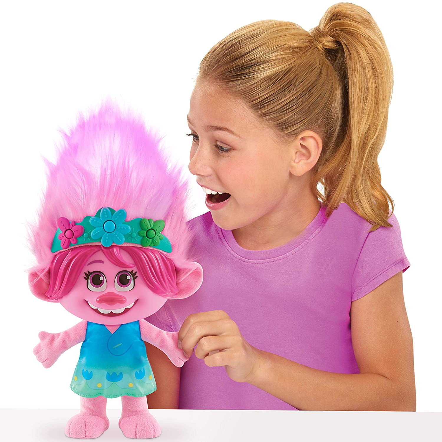 Peluche Trolls World Tour Poppy Interactivo Canciones, Luces, Pelo cambia de color