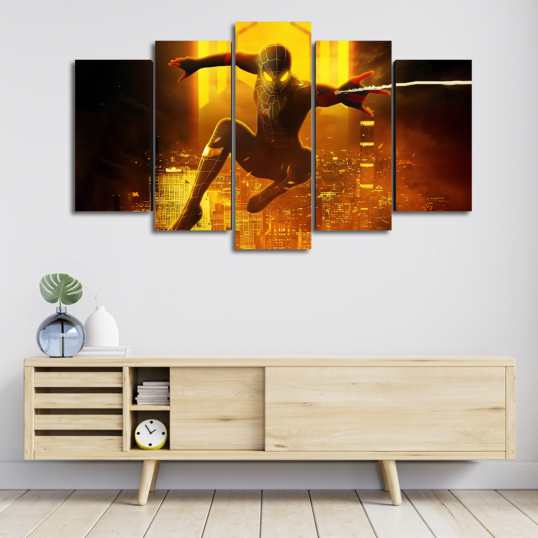 Cuadro Decorativo Spiderman Traje Negro/Dorado Balanceándose Marvel 100x60cm 5pzs Cuadros MX