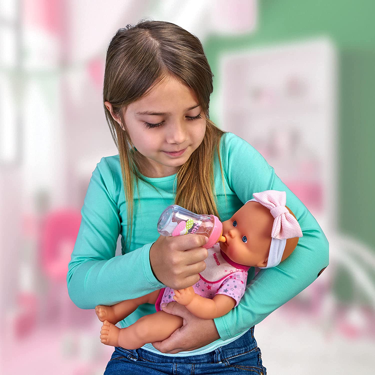 Nenuco Eructito llora y hace sonidos