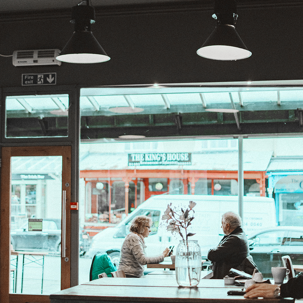 Foco Icon Led Opalino Tipo Bulbo T 50w Luz Fría Ilumina 350w