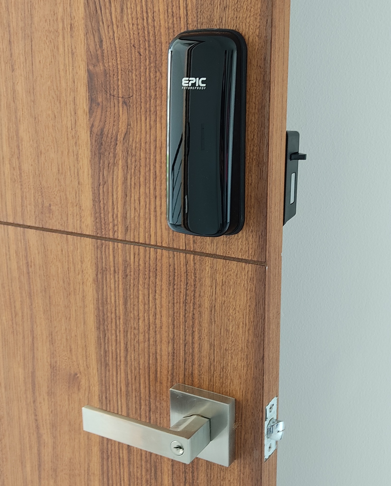 Cerradura Digital EPIC B10 (Apertura con Clave)