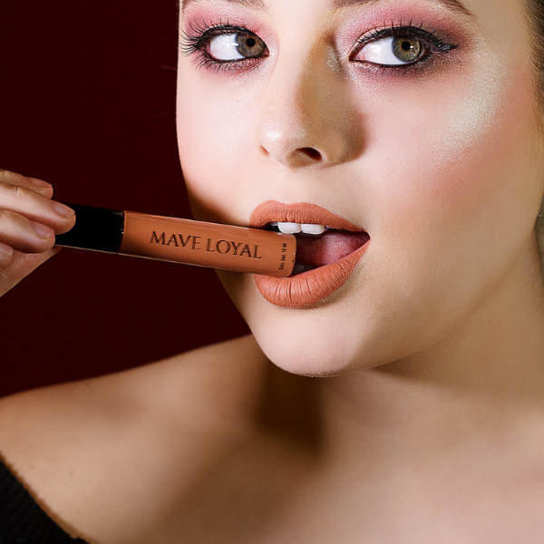 Labial Mate Larga Duración Color Café Nude Vitamina E Libre de Parabenos 10 ml