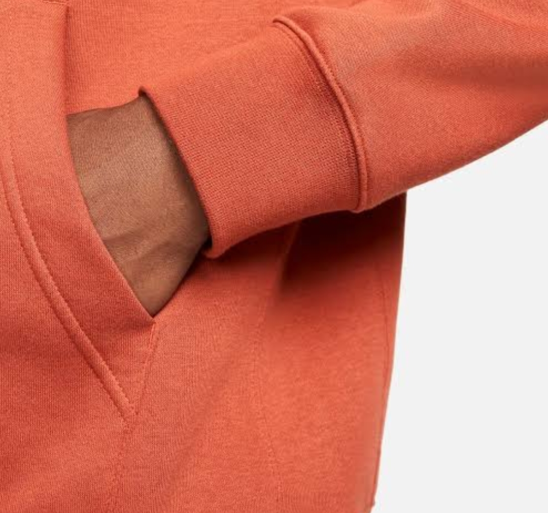 PUMAS UNAM SUDADERA NIKE CON CAPUCHA TEJIDO FLEECE