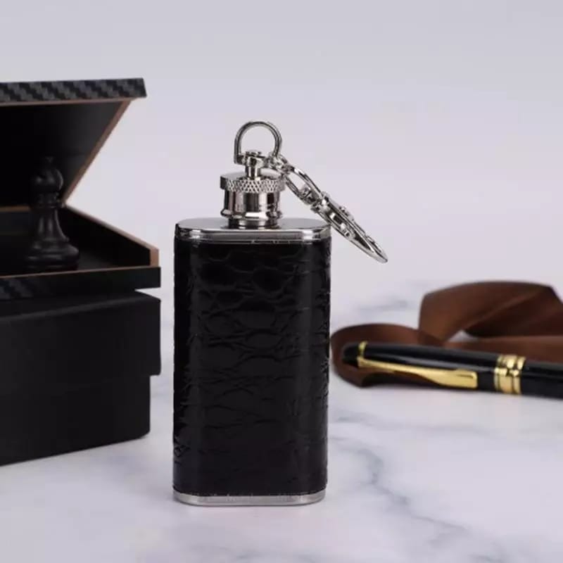 Llavero Licorera Anforita 2oz Piel Negro y Acero inox De Bolsillo