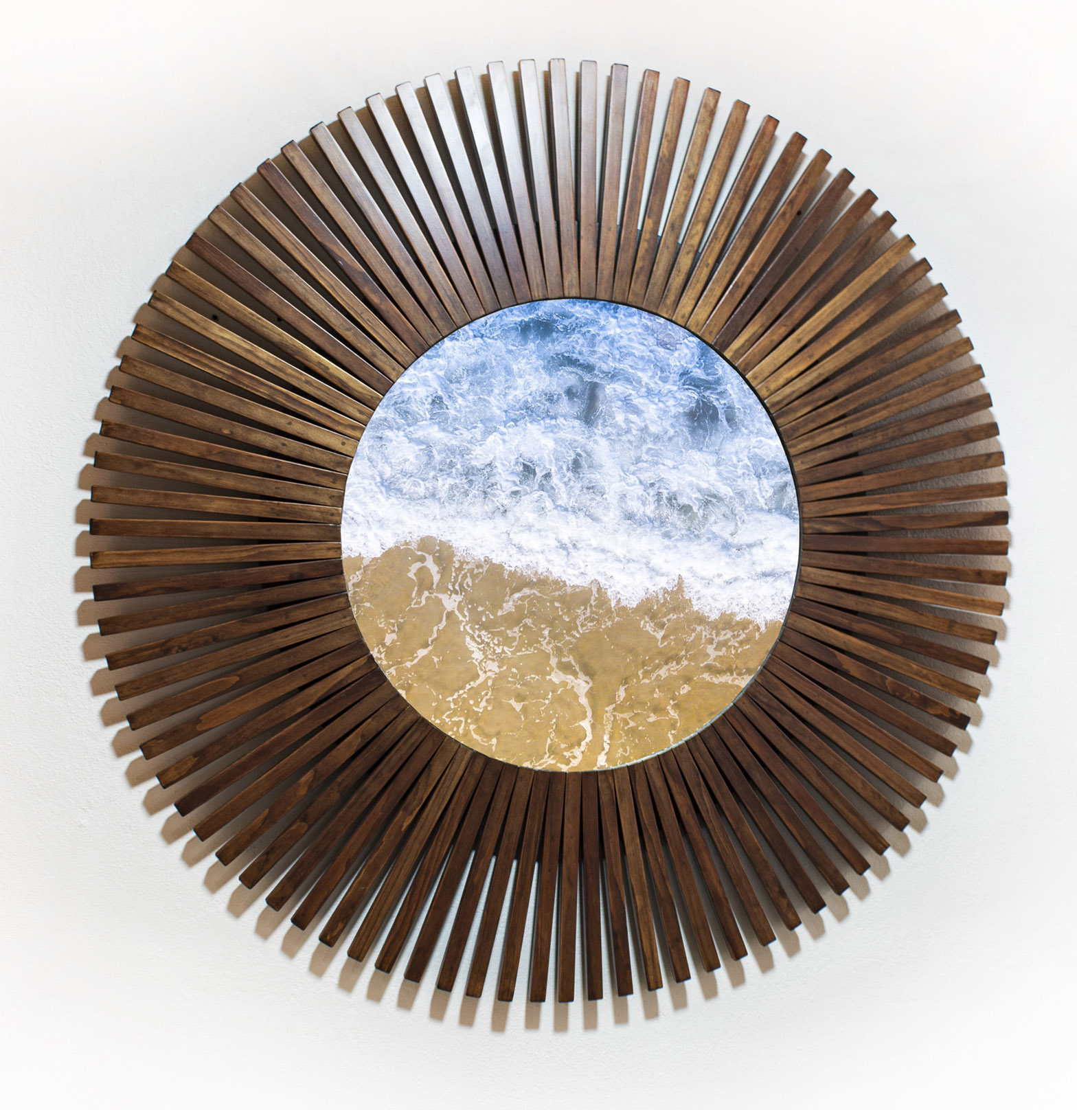 Espejo Redondo Con Marco De Madera en forma de Sol 100 cm,