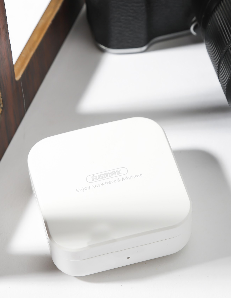 Auriculares Estéreo Inalámbricos TWS-26 Blancos Remax