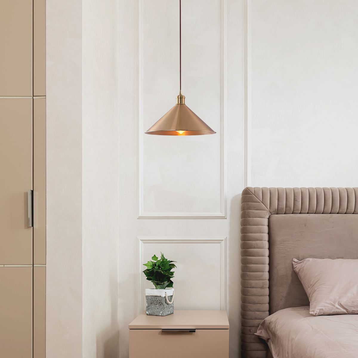 Ilios Innova | Lampara de techo colgante estilo industrial cono acabado latón 26 cm de diámetro | decoración industrial