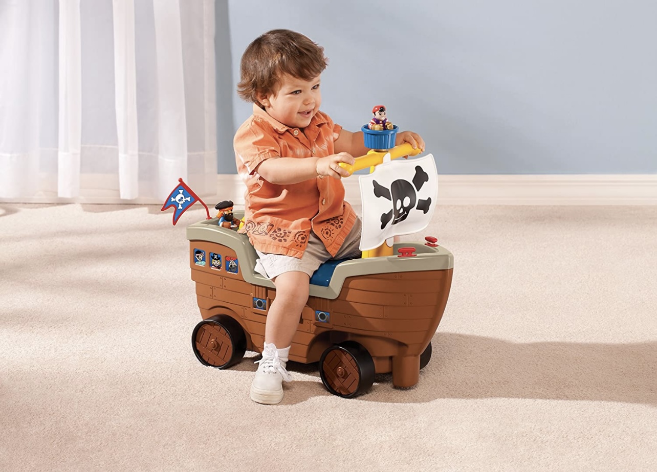 Barquito Montable Pirata Little Tikes Con Accesorios y Sonido 