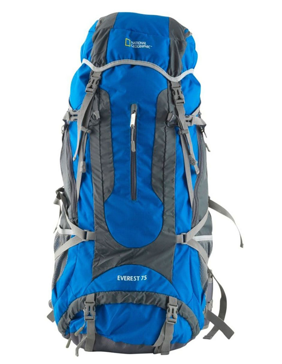 Mochila Everest de 75lt con sleeping azul y bastones NatGeo  y luz quimica de emergencia