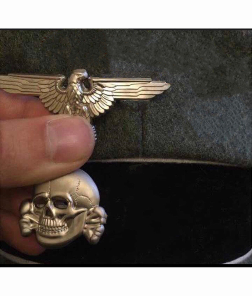 Gorra Militar Kepi Oficial Alto Rango Con Insignias Metalicas de Coleccion