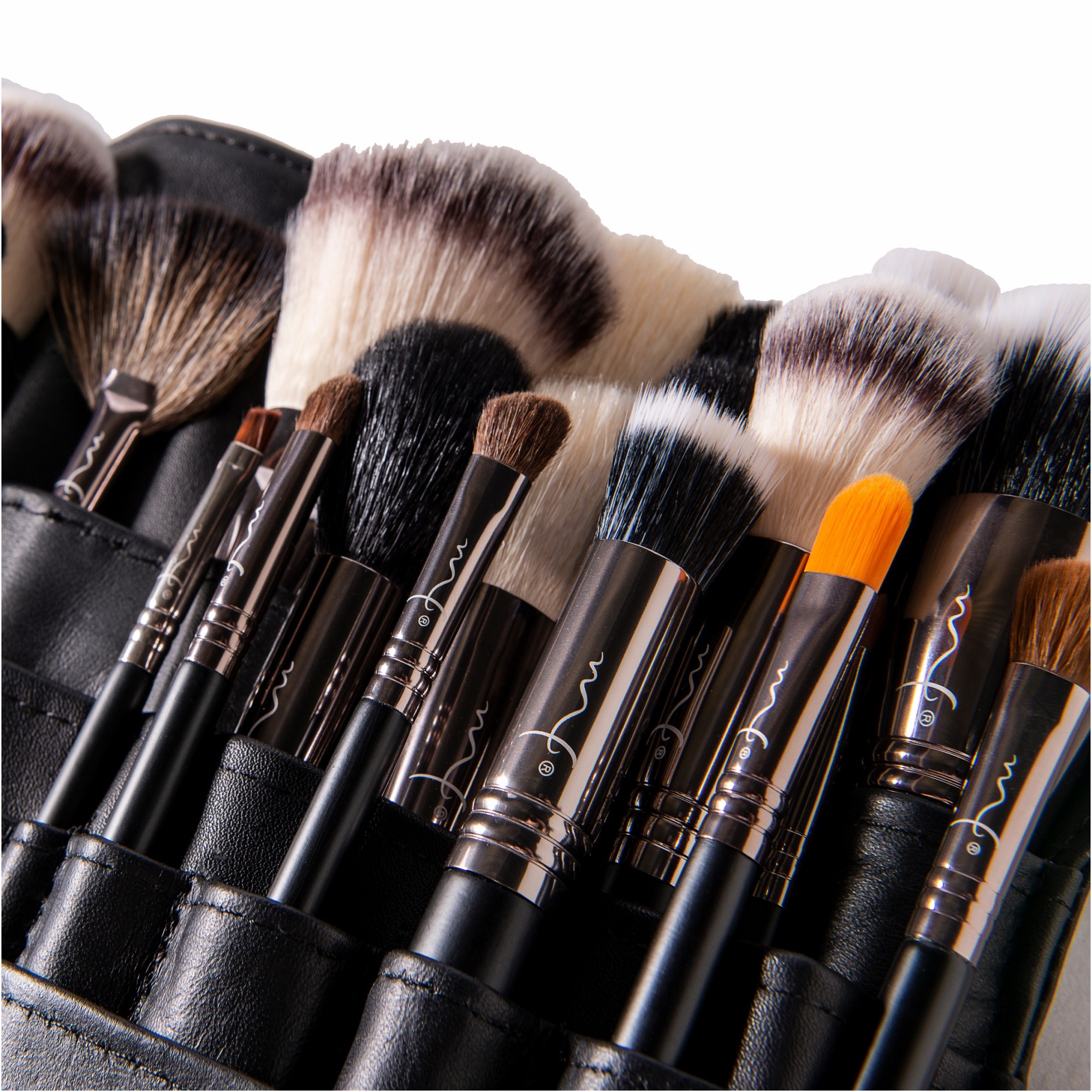 Set de 34 Brochas PROFESIONALES para Maquillaje Marifer Onix aragonmx