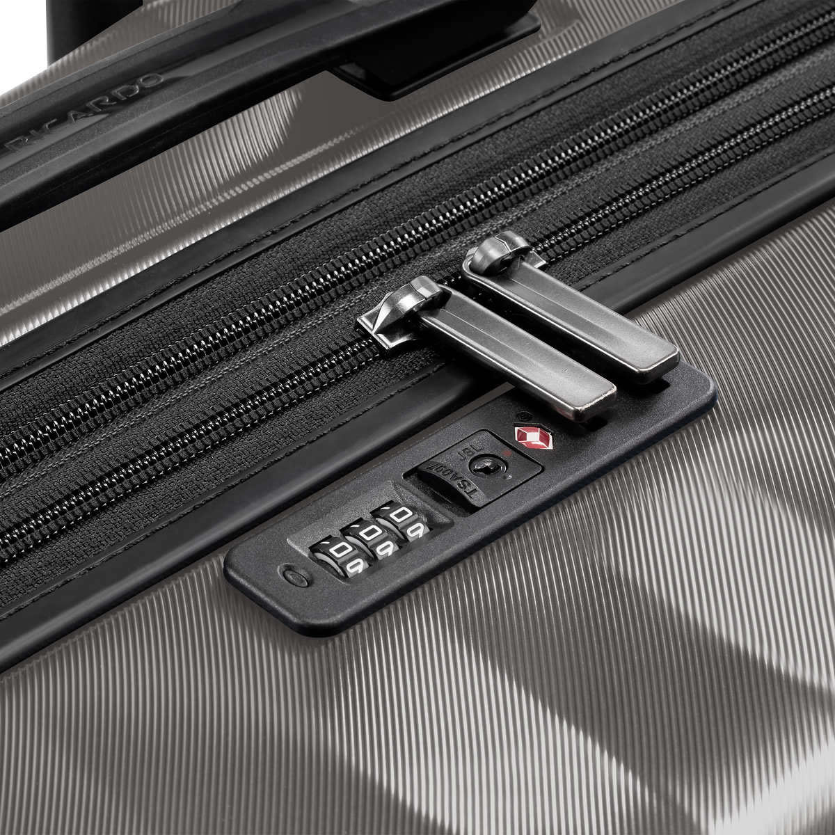 Juego de maletas rígidas de 2 piezas Ricardo 2622158 CST