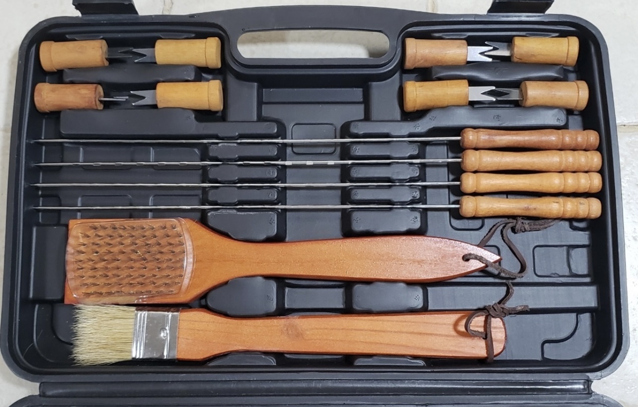 Estuche Set De 18 Utensilios Para Asador En Acero Inoxidable
