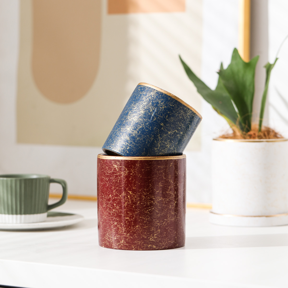 Ilios Innova Macetero borde dorado 18 cm alto, maceta de cerámica con plato de base, Elegante maceta para flores.