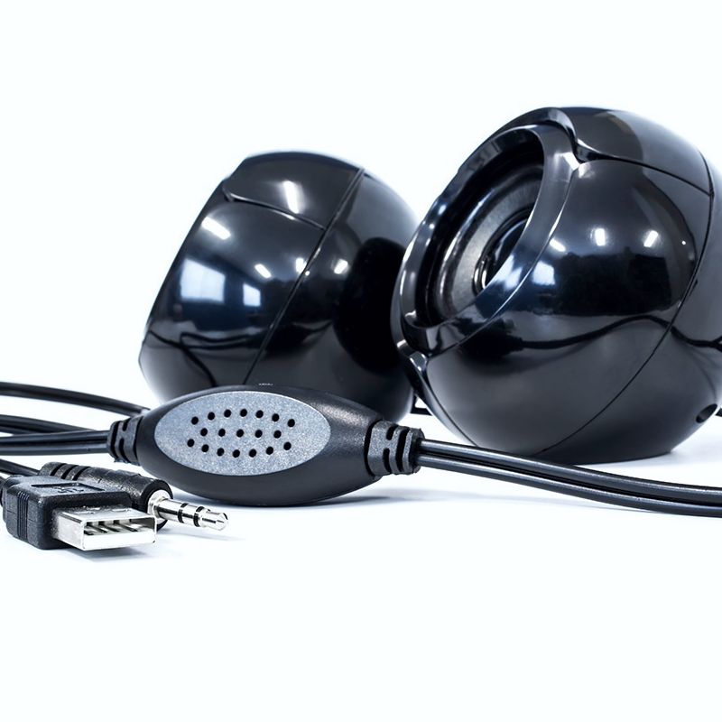BOCINAS VORAGO PARA COMPUTADORA O LAPTOP SONIDO ESTEREO ALAMBRICAS 3.5mm NEGRAS