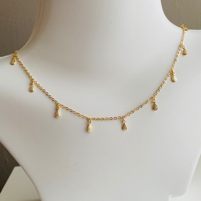 Collar Gargantilla con Gotitas- Baño de Oro 18K-Dorado