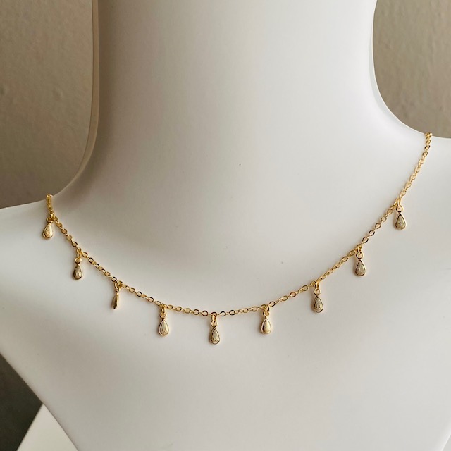 Collar Gargantilla con Gotitas- Baño de Oro 18K-Dorado