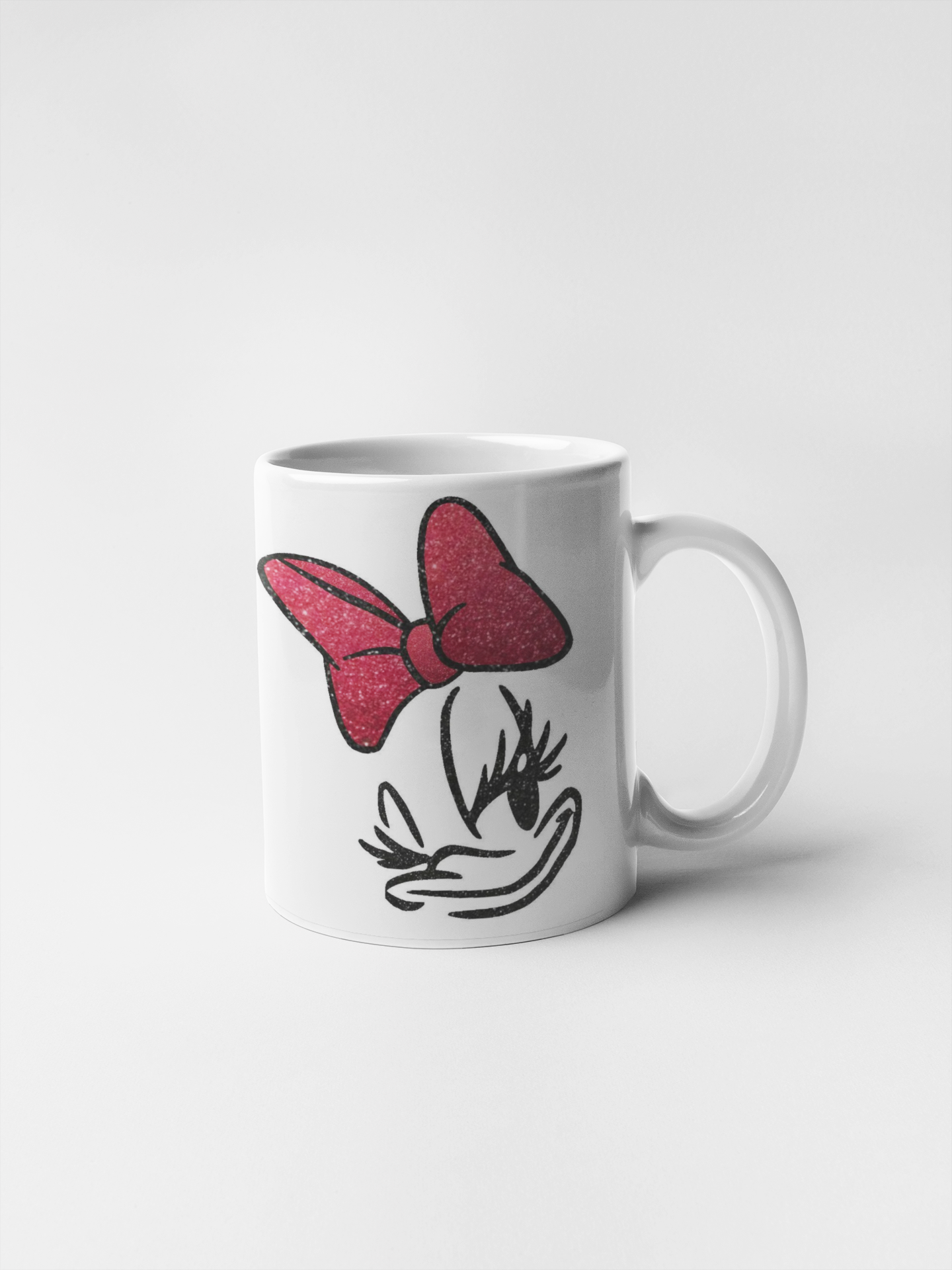 Taza blanca con diseño 