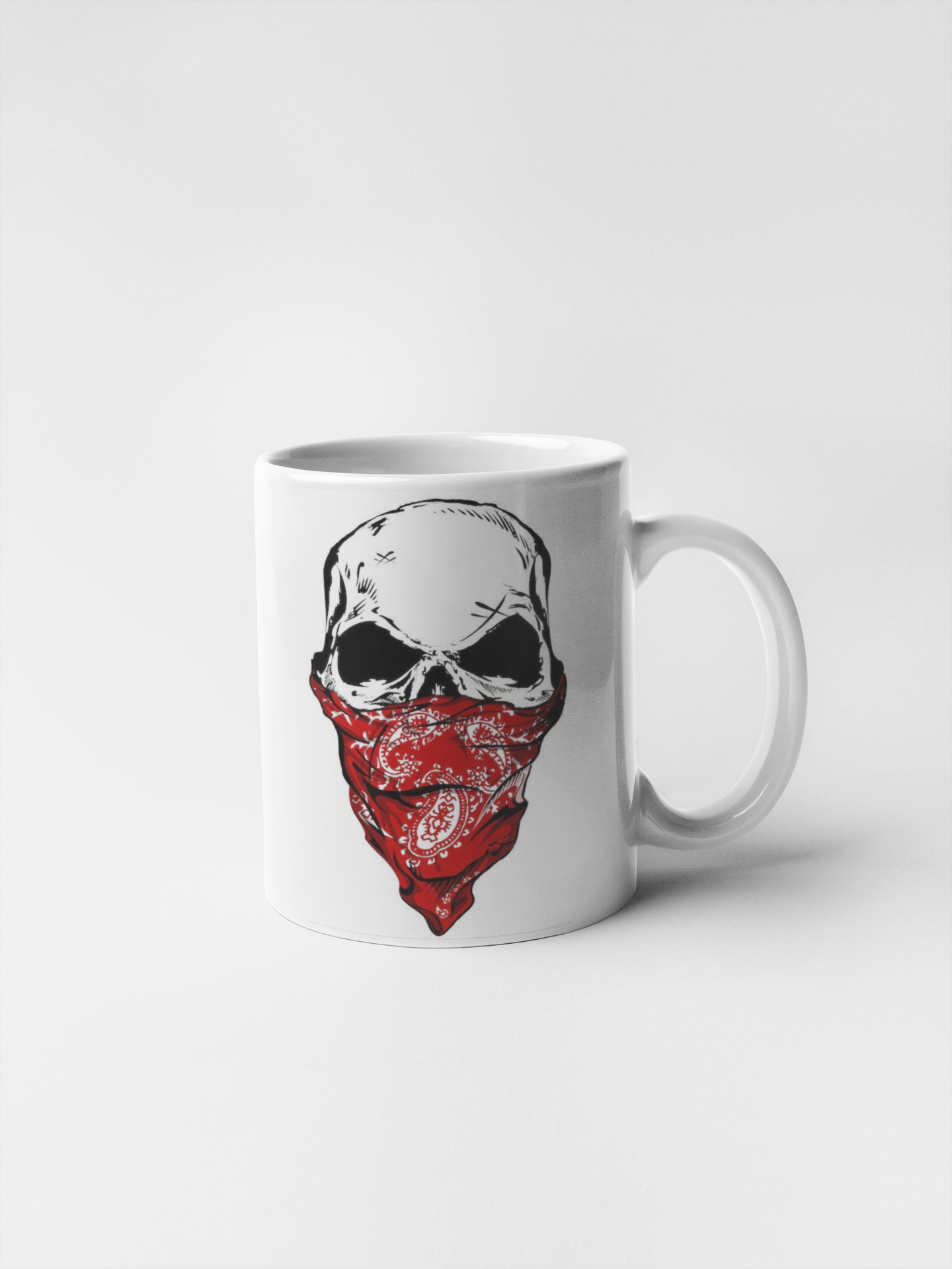 Taza blanca con diseño 