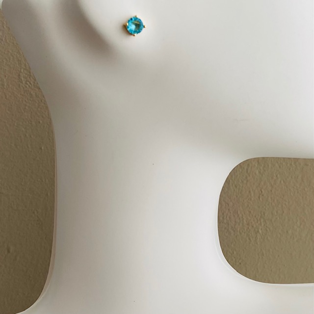 Aretes Punto Azul- Bañado en Oro 18K- Dorado