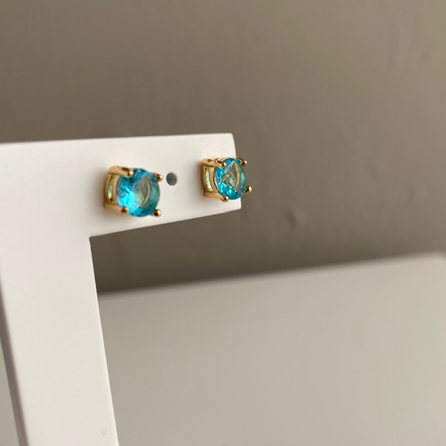Aretes Punto Azul- Bañado en Oro 18K- Dorado
