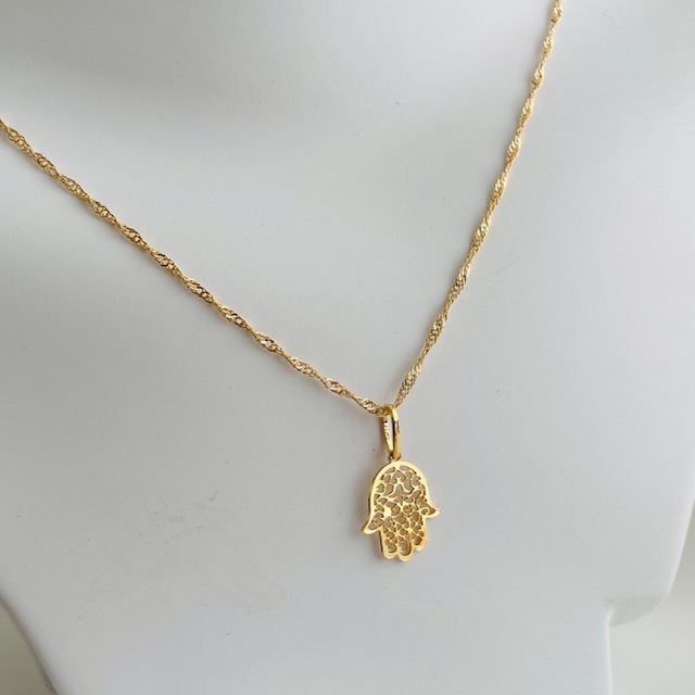 Cadena con Dije Mano de Dios- Baño de Oro 18K- Dorado