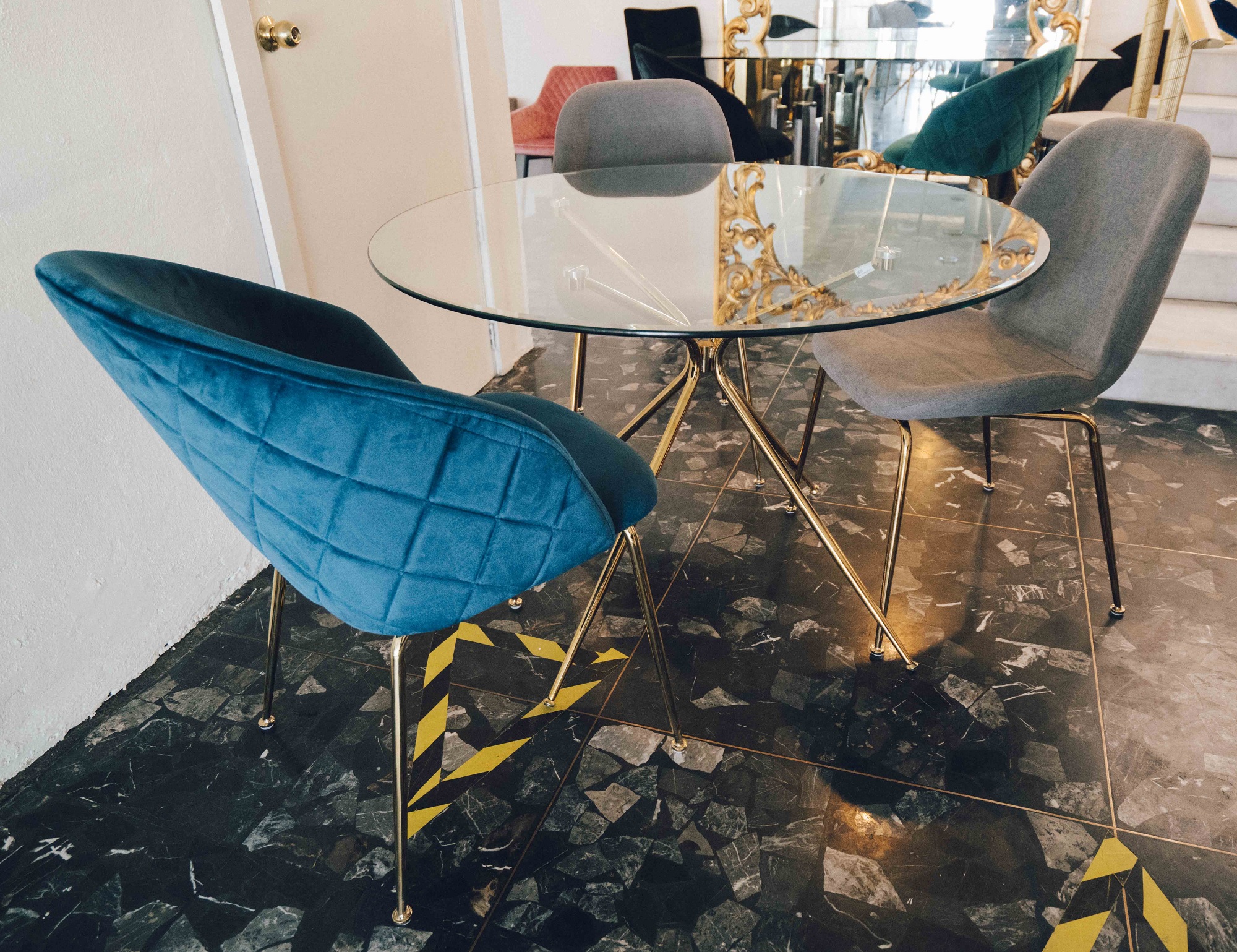 Mesa de Comedor Anastasia Brush Dorado - Kessa