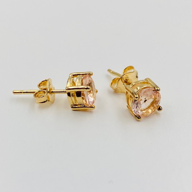 Aretes Punto de Luz Beige- Baño de oro 18K- Dorado