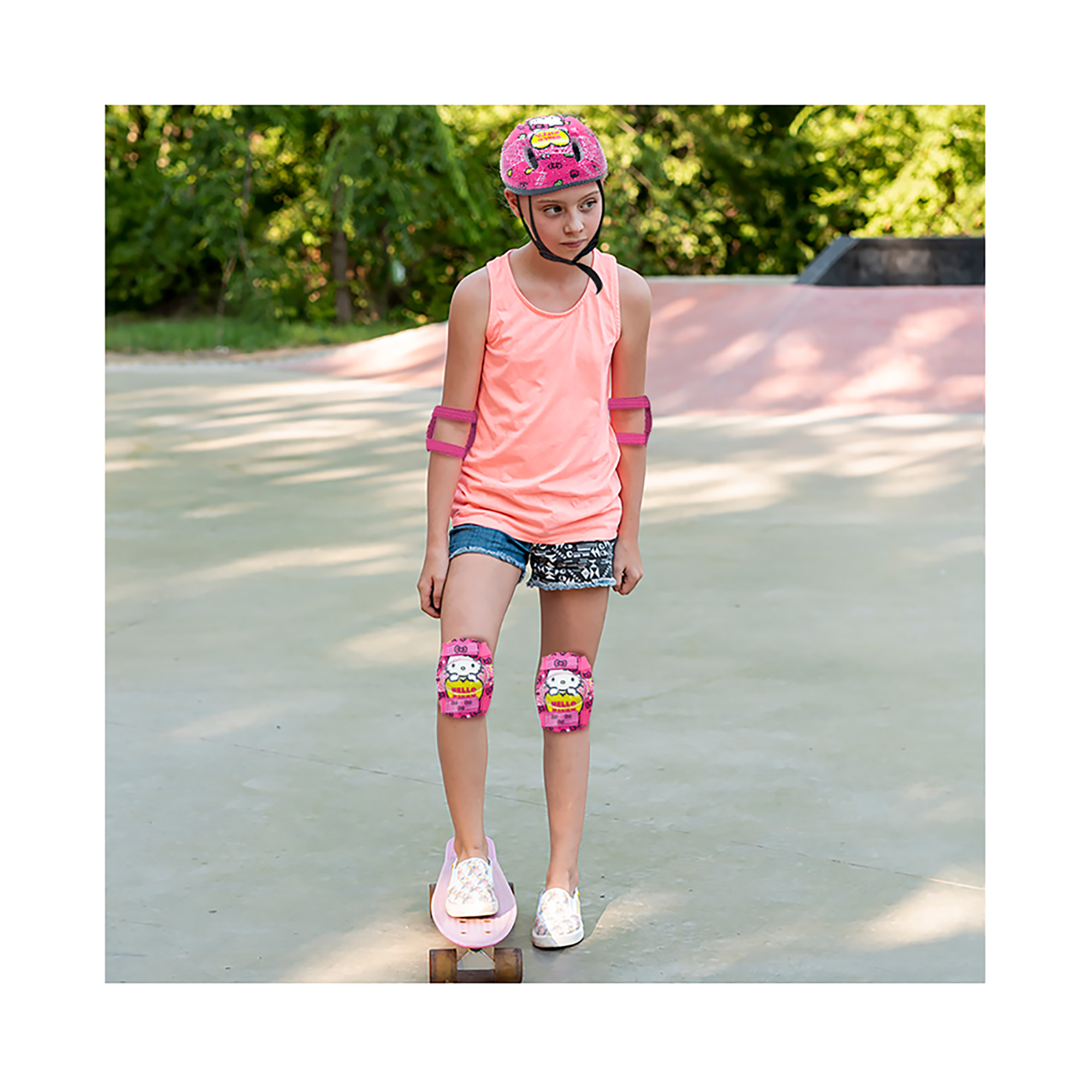 Kit casco coderas y rodilleras Apache Hello Kitty