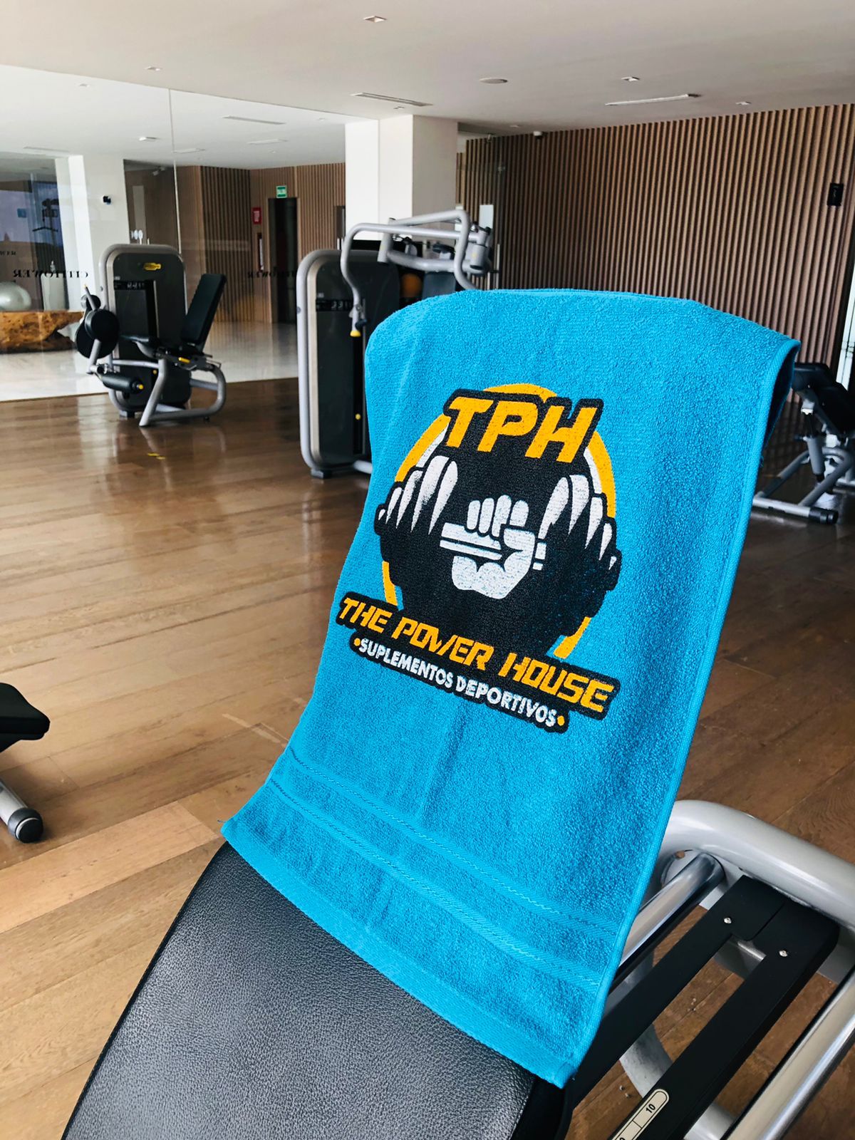 Cubeta 43 Hidrolizada10 Kilos Zero Carbs Sabor Chocolate + Shaker de Regalo