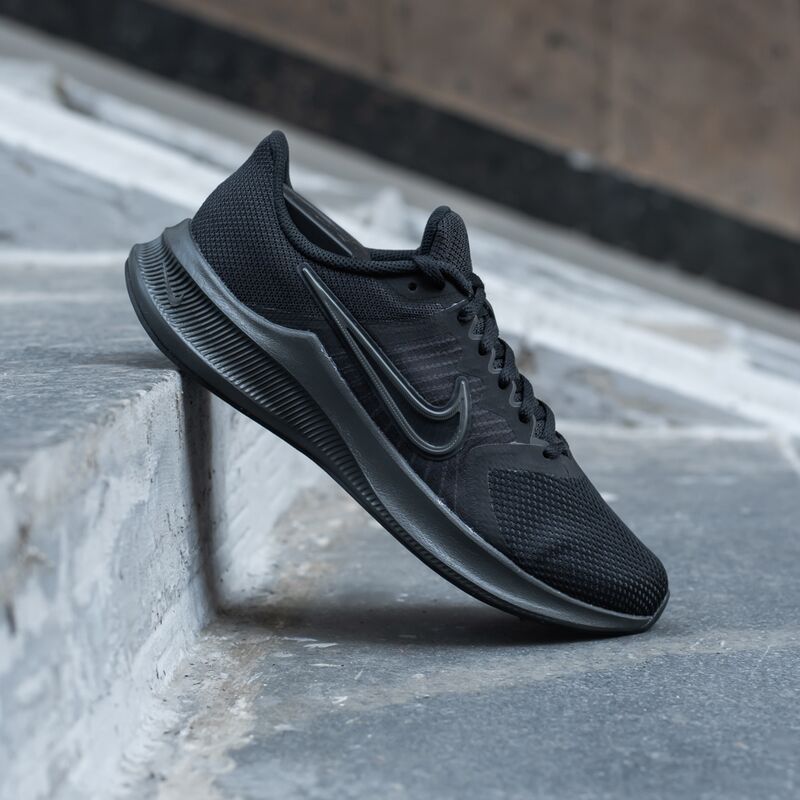 Imagenes de tenis nike negro hot sale