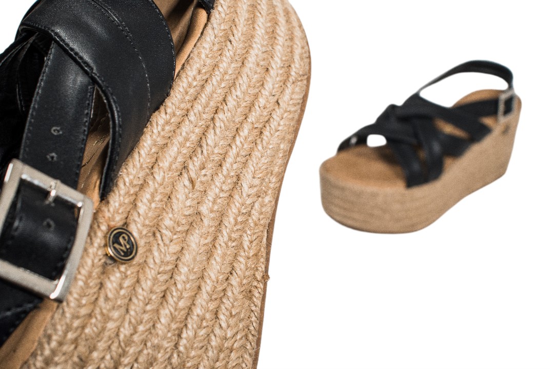 ALPARGATA ARIZONA PLATAFORMA ALTURA 8 CM YUTE NATURAL FORRO NEGRO