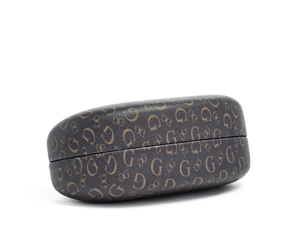 Estuche rígido para gafas con logo Guess