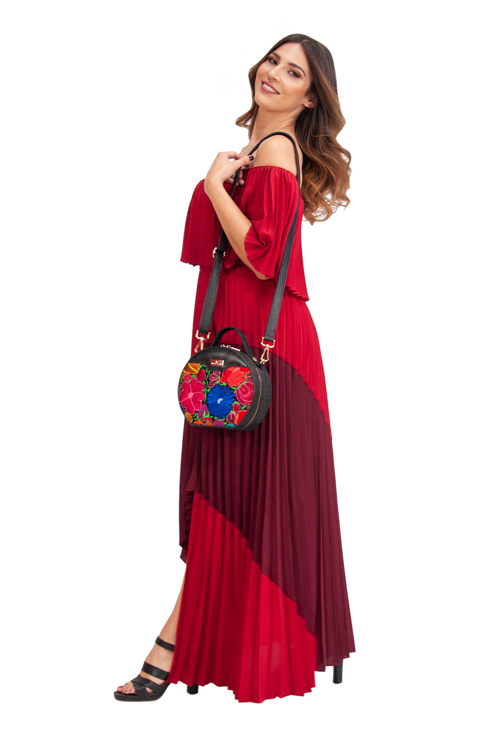 Bolso Crossbody ANGELOZANO de Piel Vacuna  con Bordado Artesanal de Flores Modelo Quetzal