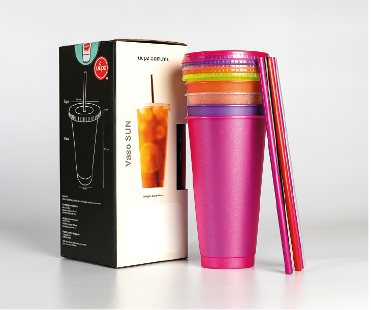 SET DE 5 VASOS REUSABLES DE PLÁSTICO, CON TAPA Y POPOTE 709 ML