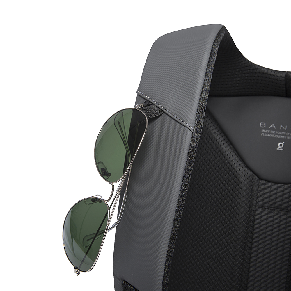 Mochila de Negocios BANGE. Puerto Micro USB, sistema antirrobo programable, bloque TSA. Para portátil de 16 y accesorios. Modelo BG-22188