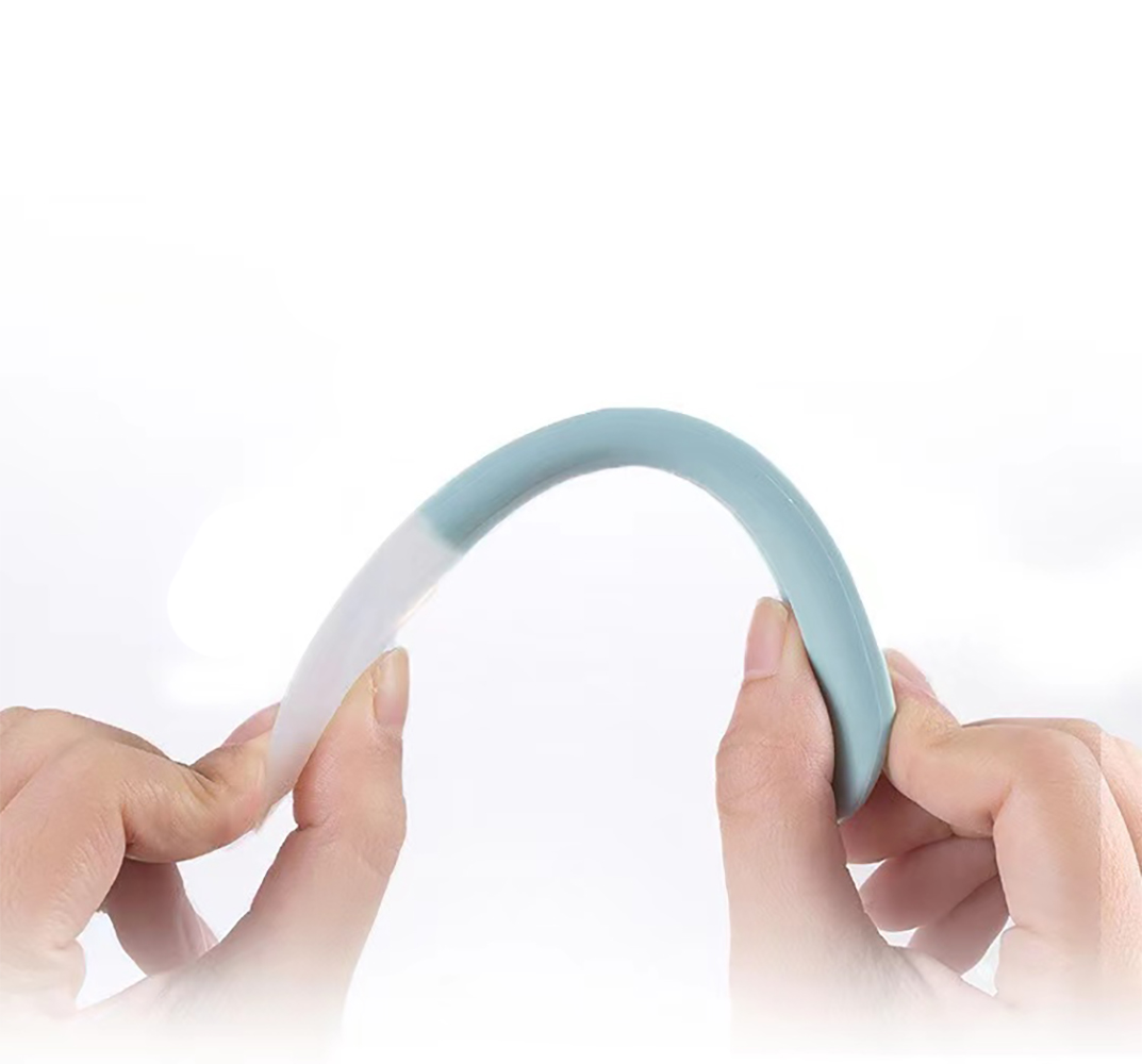 Plato para Bebé con 3 Divisiones para Alimentos con Base Antiderrapante y Cuchara en Silicona Libre de BPA 