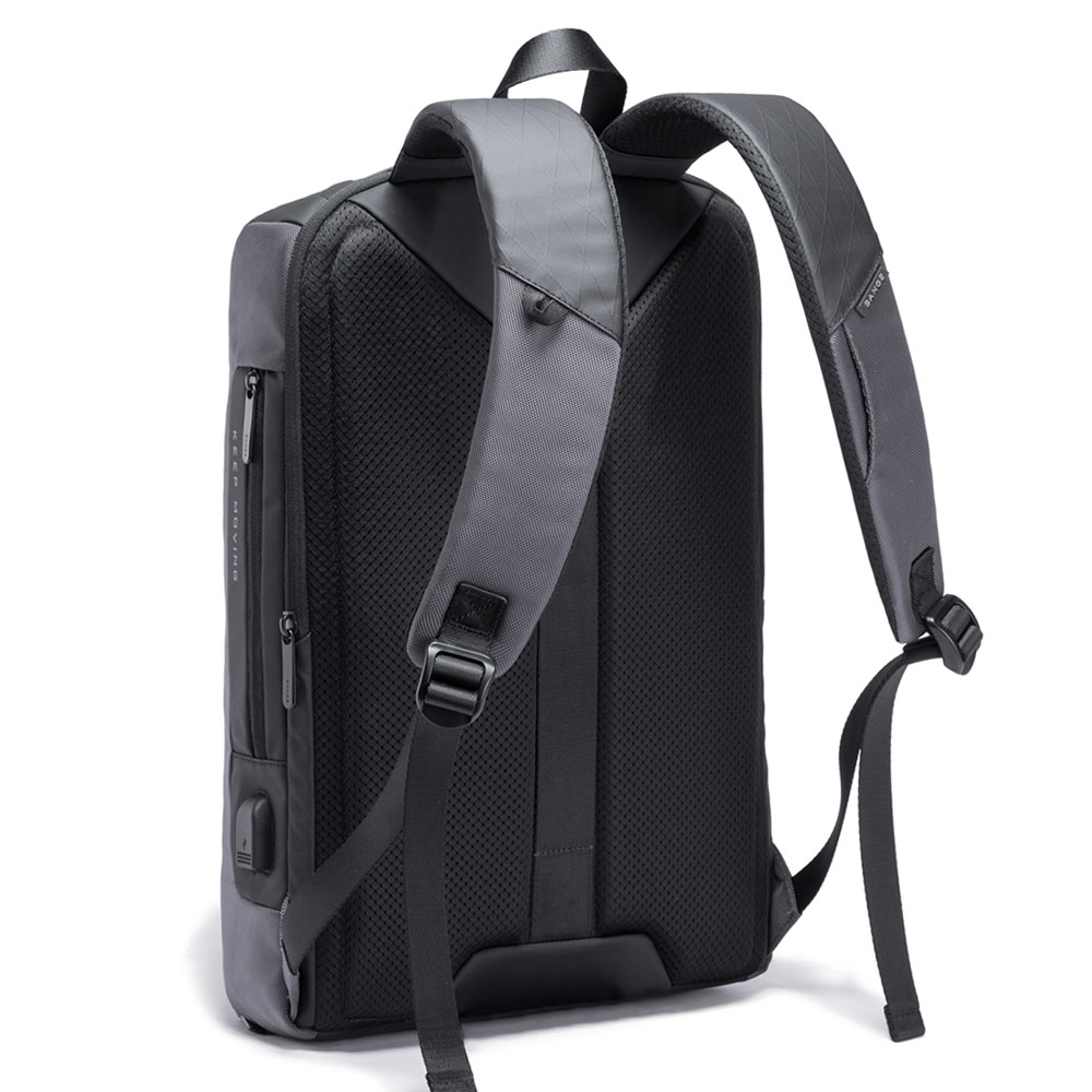 Mochila Negra BANGE. Puerto de carga USB, sistema antirrobo y bloque TSA, correa acolchada. Para portátil de 16 y artículos extra. Modelo BG-7078