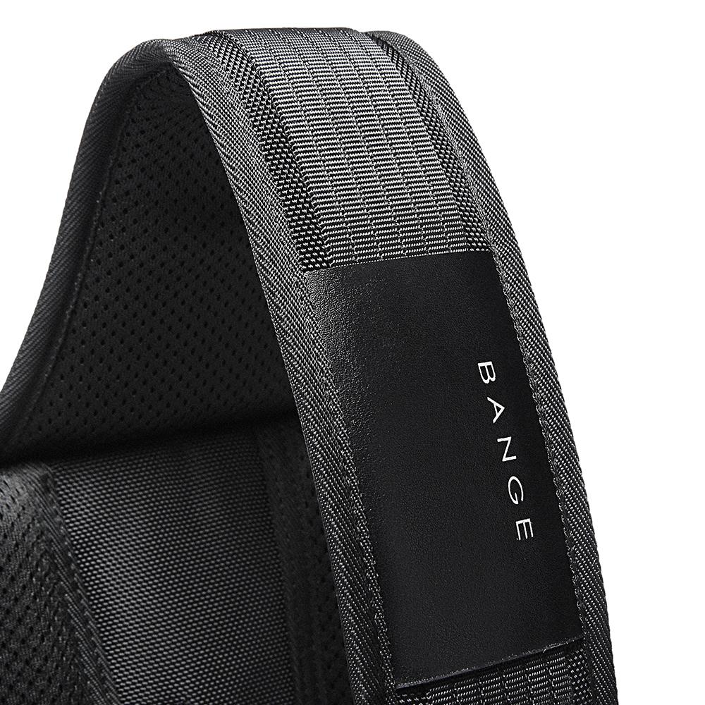 Mochila Cruzada Bange. Sistema antirrobo programable. Carga USB. Material resistente al agua. Compartimientos para tablet de 9.7 y más. Modelo BG-7082