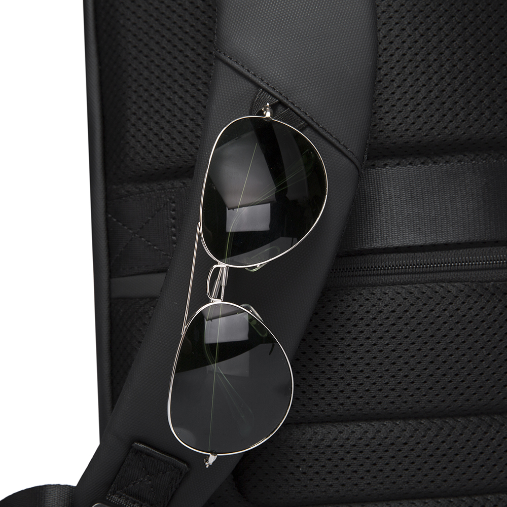 Mochila de Negocios BANGE. Puerto de carga USB, bolsillo antirrobo, correa acolchada y material repelente al agua. Portátil de 16 Modelo BG-7261