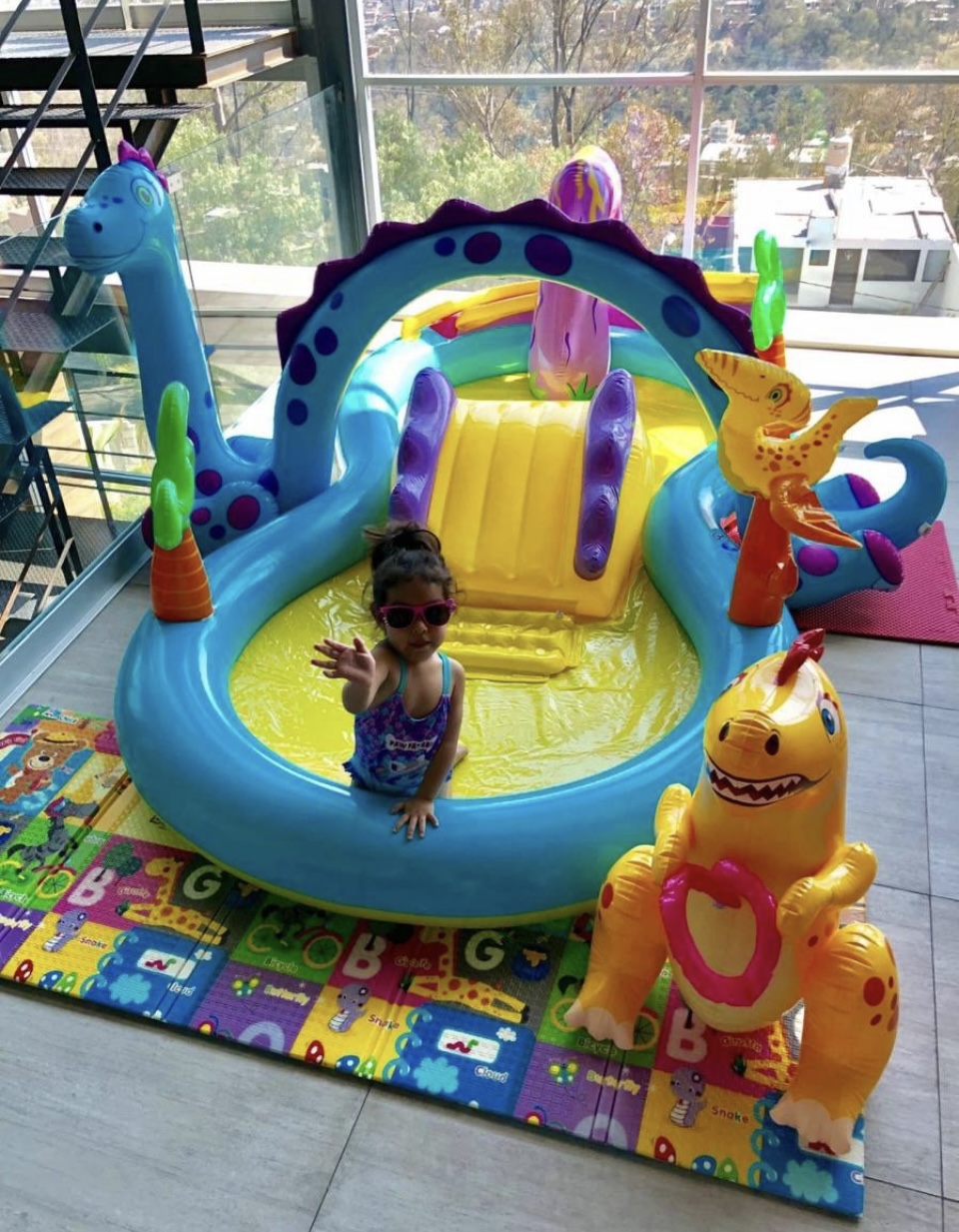 Alberca inflable Centro de juegos Dinosaurios Intex 