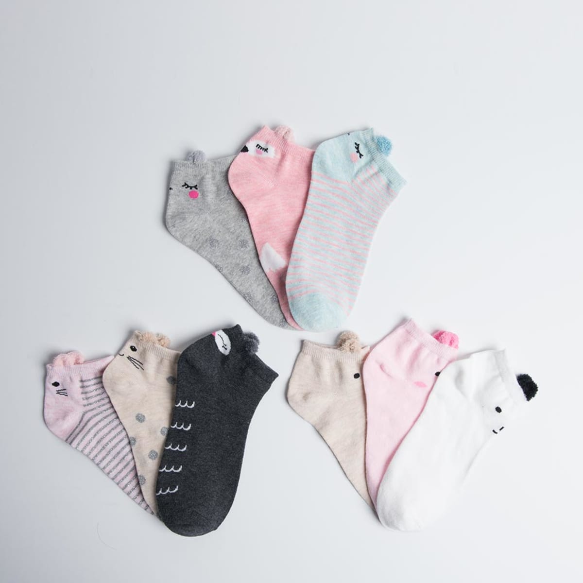 Set de 3 pares de calcetines para mujer, 3 diferentes juegos en colores pastel, marca Holly Land, mod. 988544