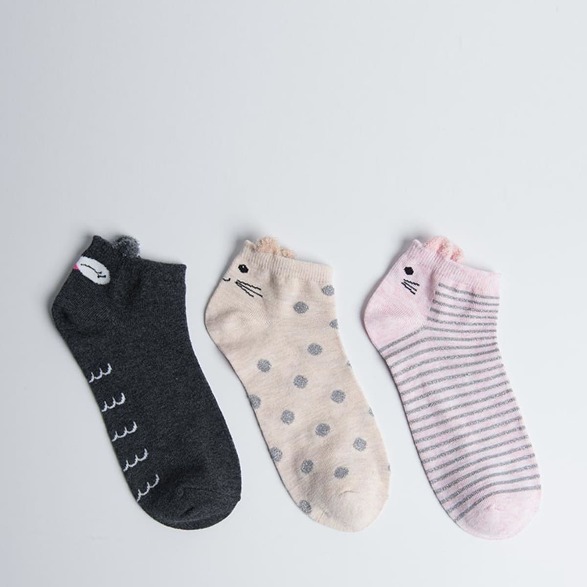 Set de 3 pares de calcetines para mujer, 3 diferentes juegos en colores pastel, marca Holly Land, mod. 988544