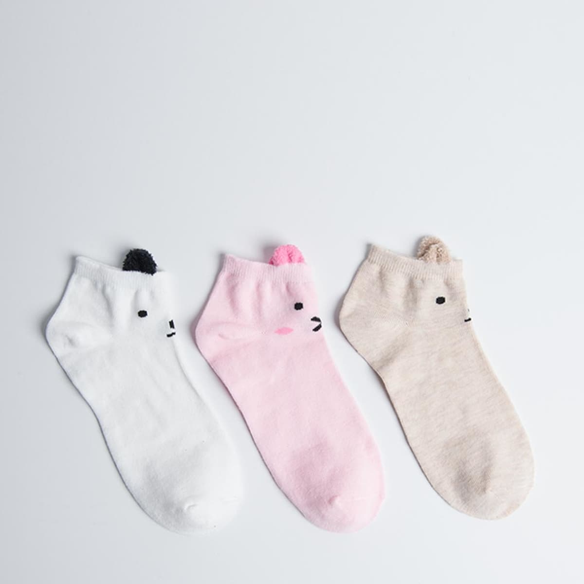 Set de 3 pares de calcetines para mujer, 3 diferentes juegos en colores pastel, marca Holly Land, mod. 988544