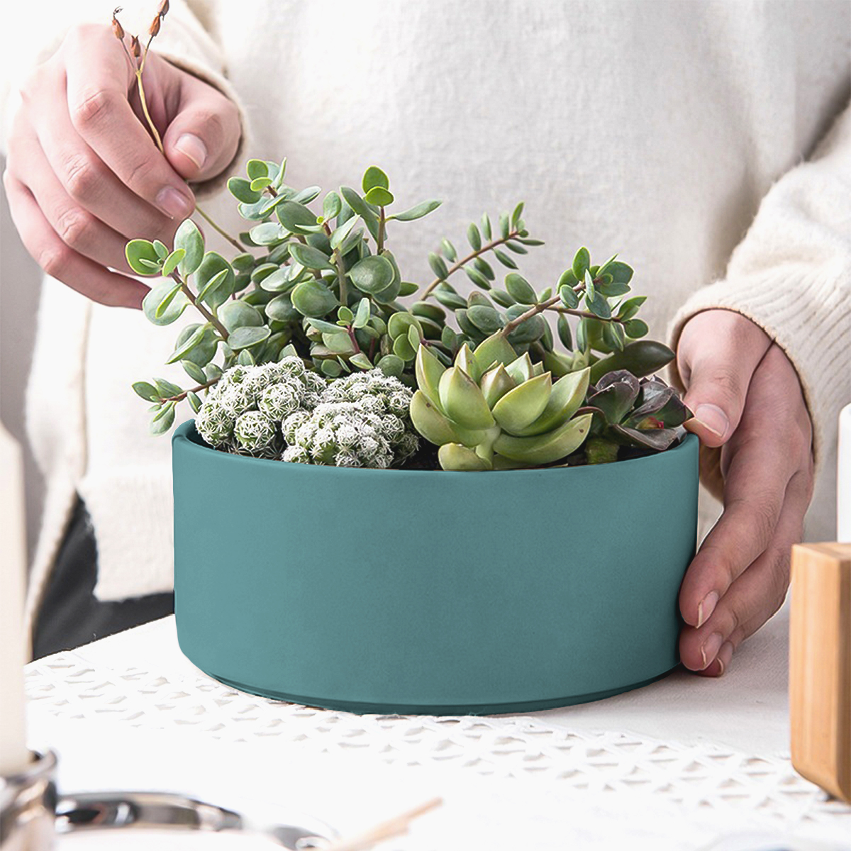 Macetero Minimalista Base de bambú con 3 Patas, Maceta de cerámica 21 cm (Verde)