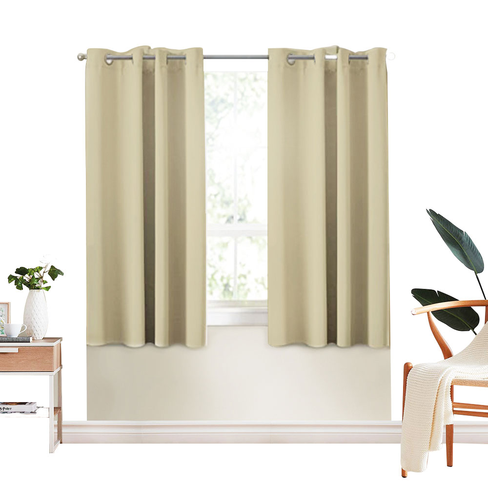 Juego De Cortinas Lisa con Aros. La medida total del juego es de: 2.00 m de ancho x 1.35 m de alto. Incluye dos paneles cada uno mide: 1 m x1.35 m y 5 Aros Metálicos. Home Curtains. Beige