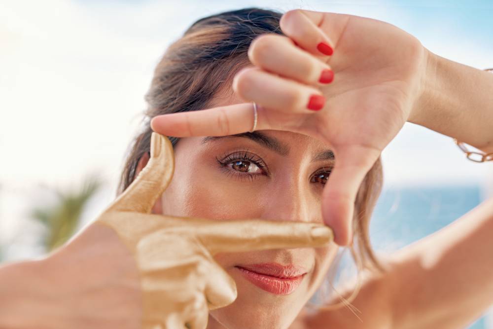 Tratamiento en Suero para Crecimiento de Pestañas y Cejas más Mascara de Pestañas Waterproof . Contiene Microfibras para Pestañas 4D, más Largas y Voluminosas. XiC Duo Silk