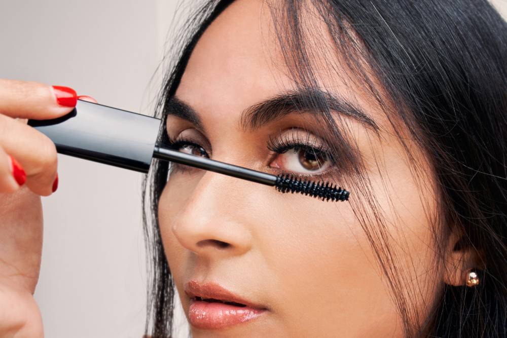 Tratamiento en Suero para Crecimiento de Pestañas y Cejas  más Máscara Profesional para deportistas. Pack con 2 tubos 1 Tratamiento para hacer Crecer las Pestañas y 1 tubo con Mascara para Deportistas XiC Duo Xtreme.