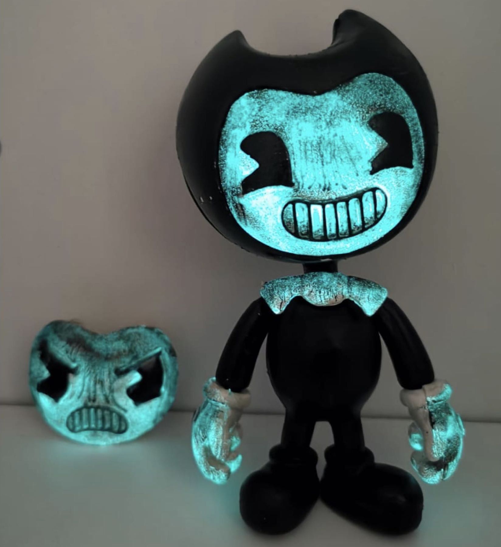 Figura Bendy and the Ink Machine Dirty Black 2 Caras Fluorescente Brilla