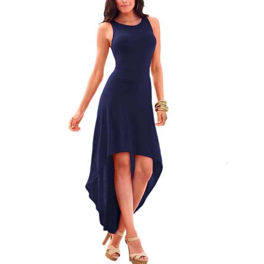 Vestido con cola de pato, cuello redondo y sin mangas